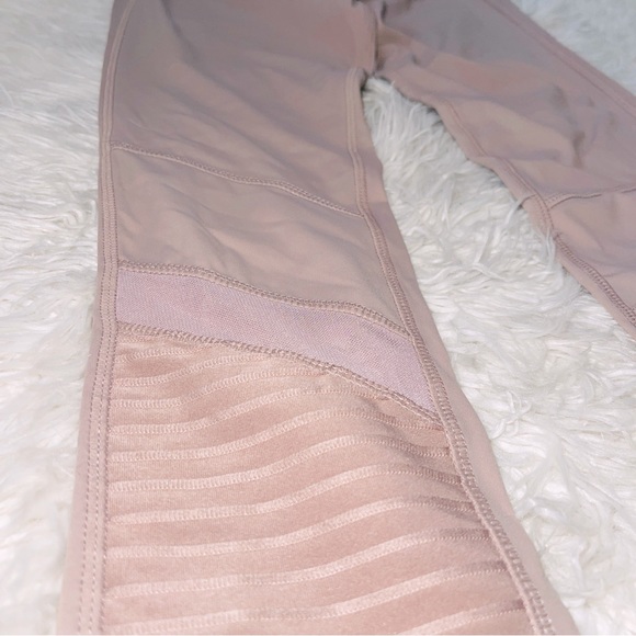 SOLD F21 Mauve Active High Rise Moto Leggings - Picture 5 of 10